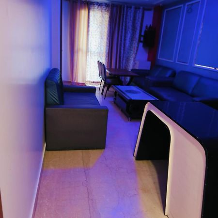 Vinanda Home Stay Nova Deli Exterior foto